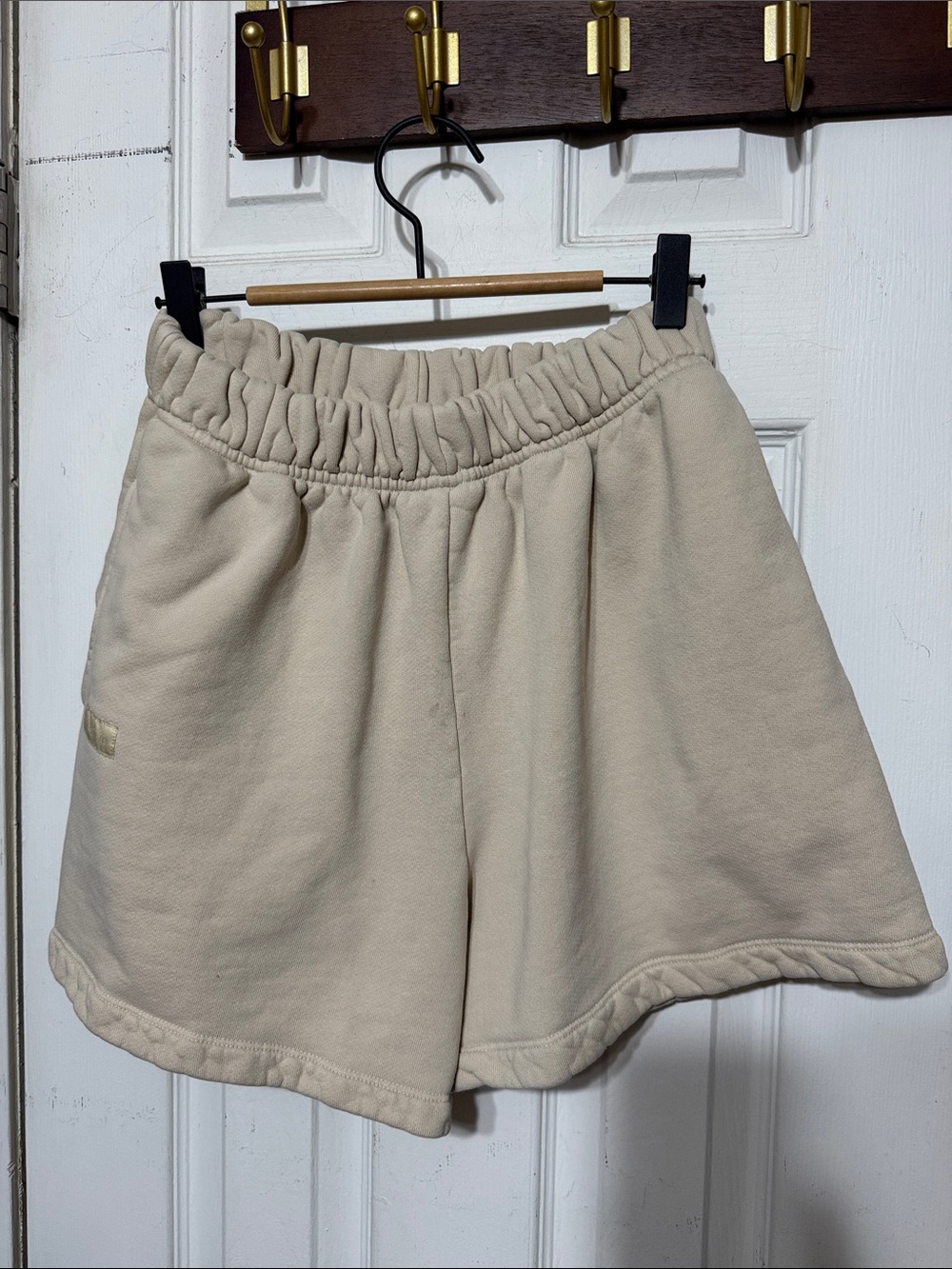 SET Active Cream Elastic-Waist Athletic Shorts